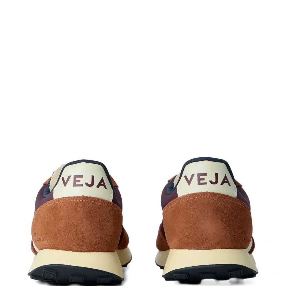 Замшевые кроссовки с логотипом