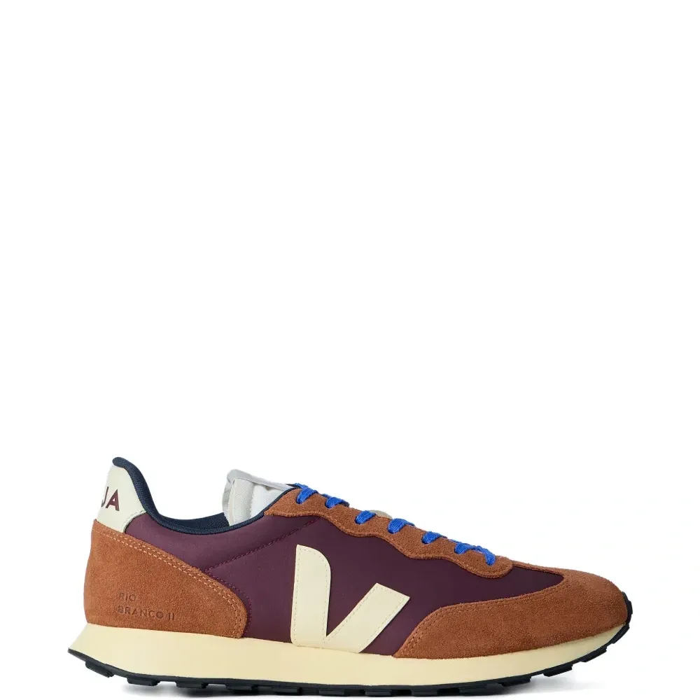 Замшевые кроссовки с логотипом