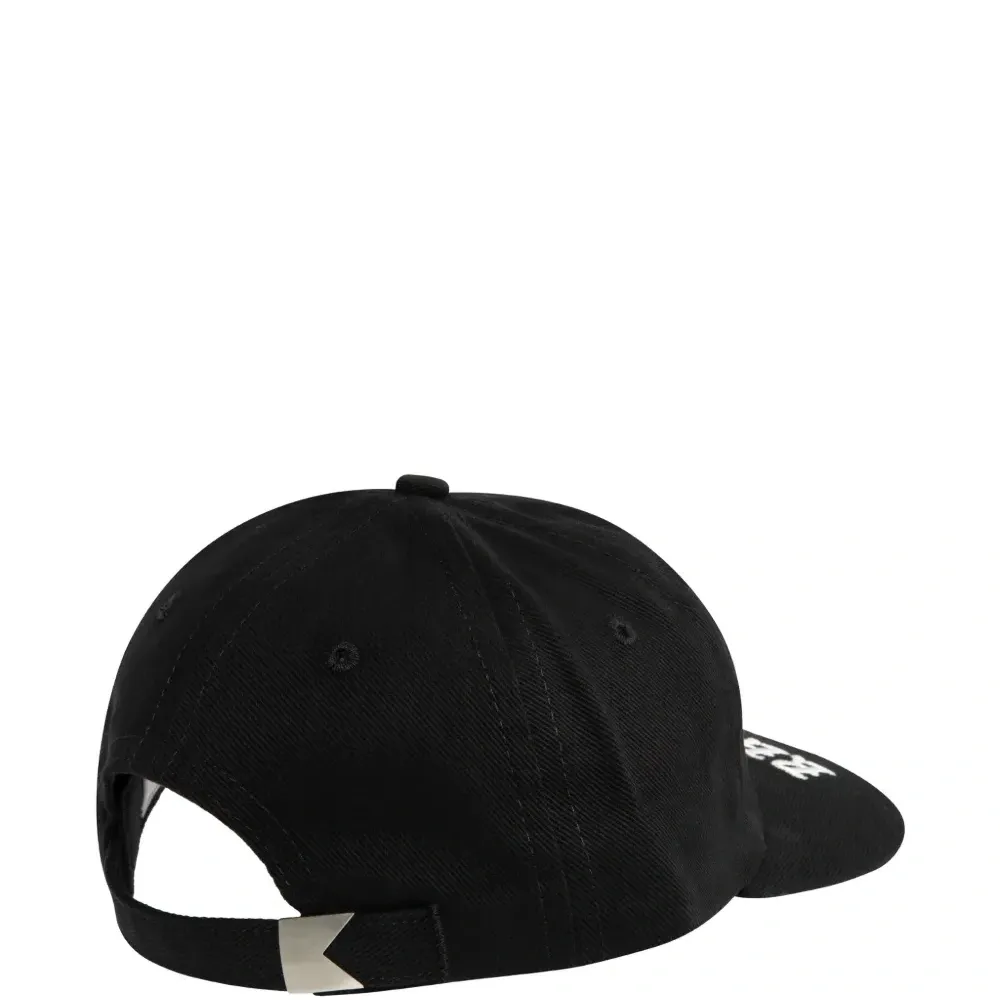 Бейсболка с логотипом