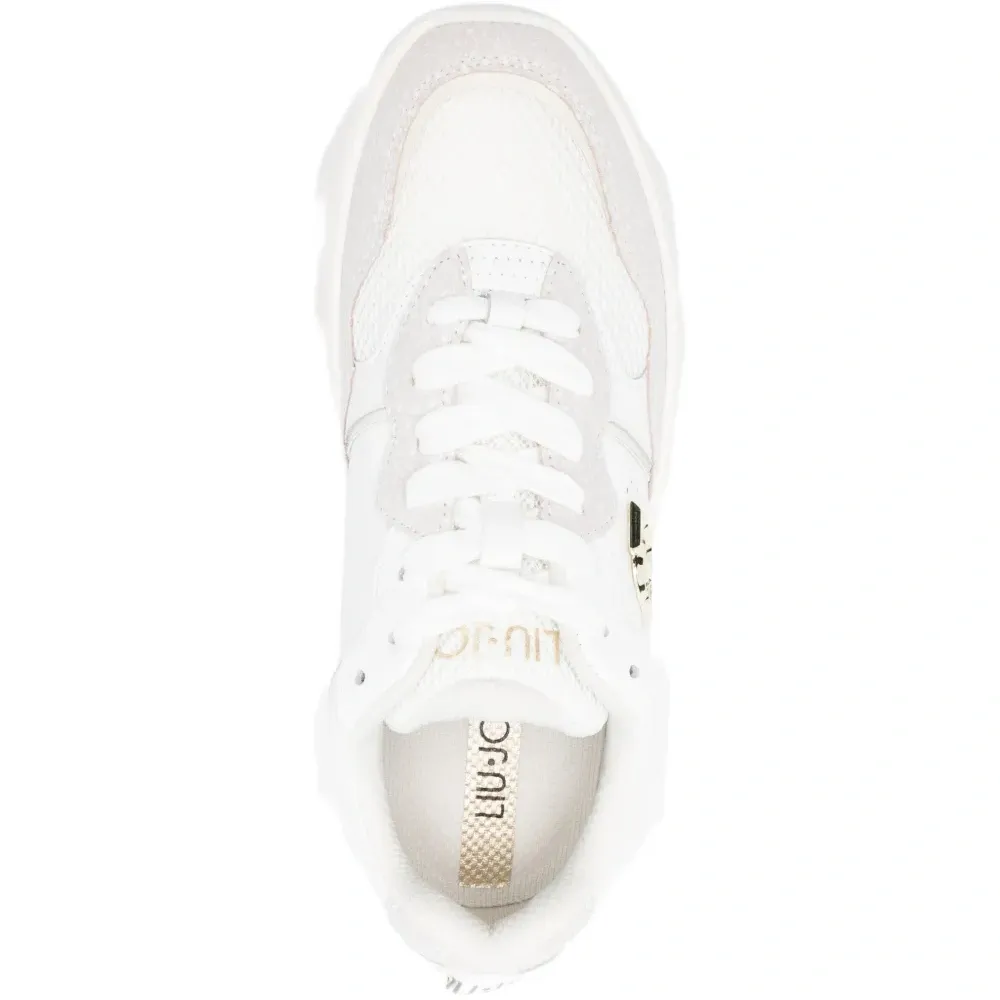 Кроссовки с логотипом