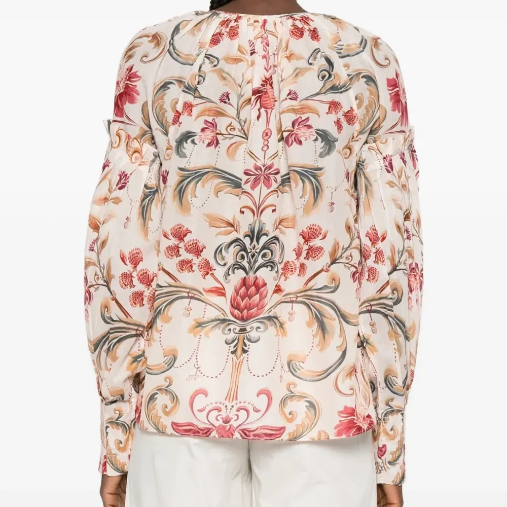 Блуза с V-образным вырезом и цветочным принтом