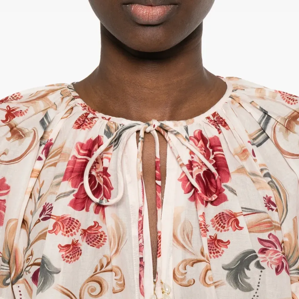 Блуза с V-образным вырезом и цветочным принтом