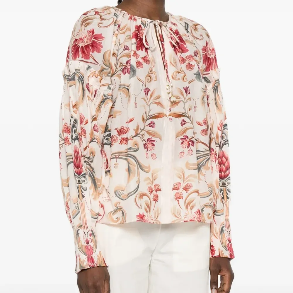 Блуза с V-образным вырезом и цветочным принтом