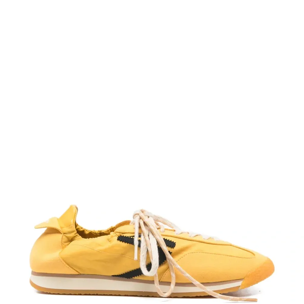 Кроссовки с логотипом