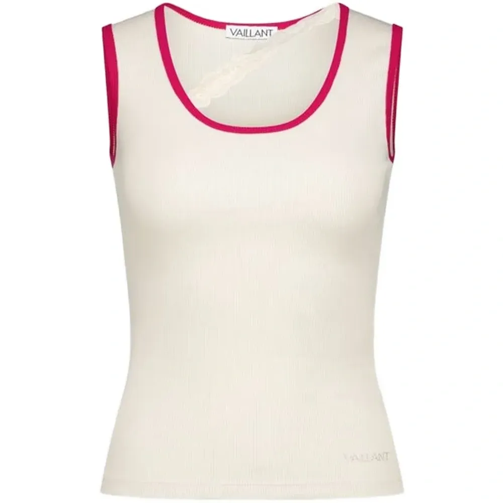 Топ в рубчик с кружевной отделкой