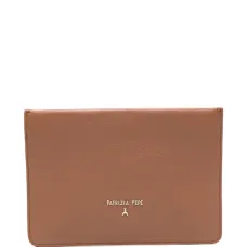 Клатч с нашивкой-логотипом