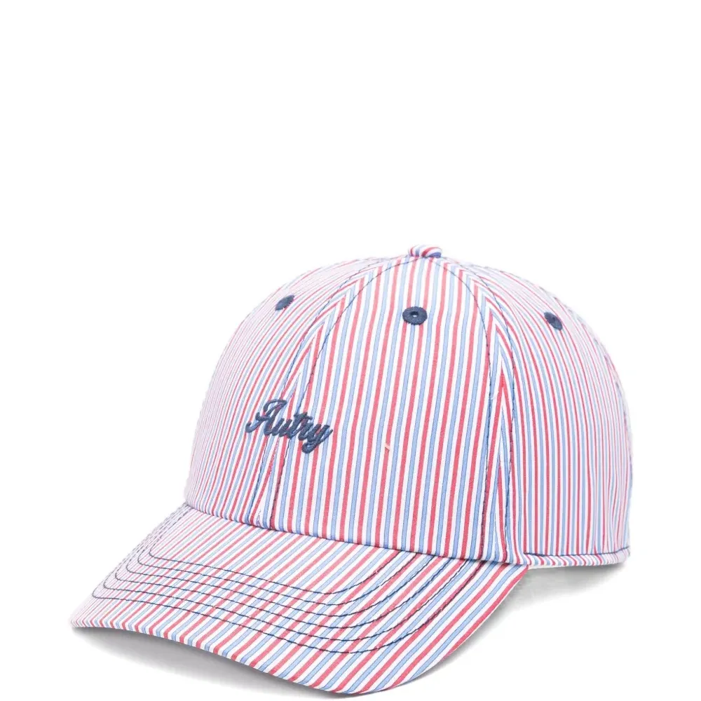 Бейсболка в полоску