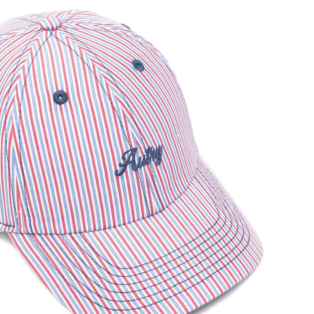 Бейсболка в полоску