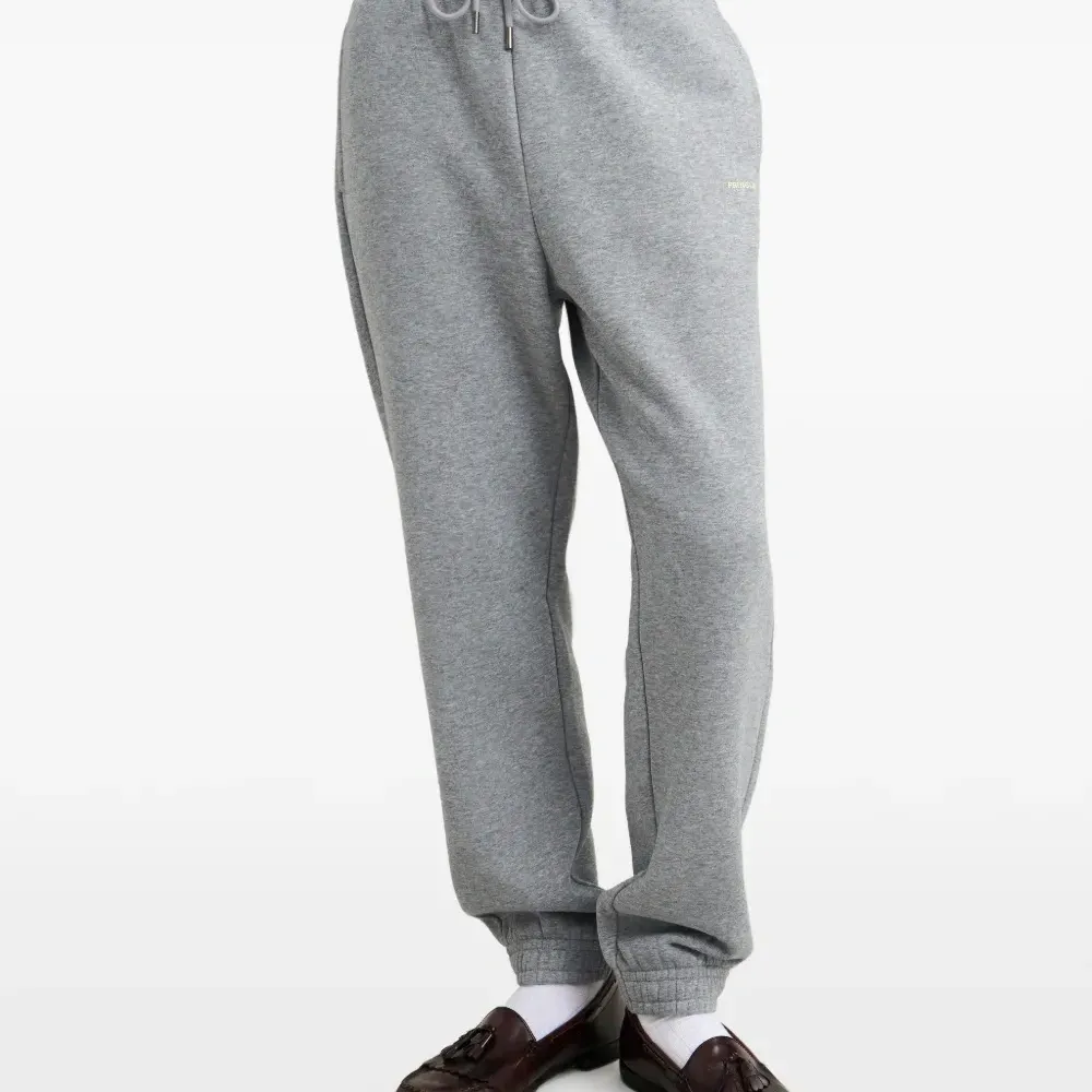 Спортивные брюки на завязках