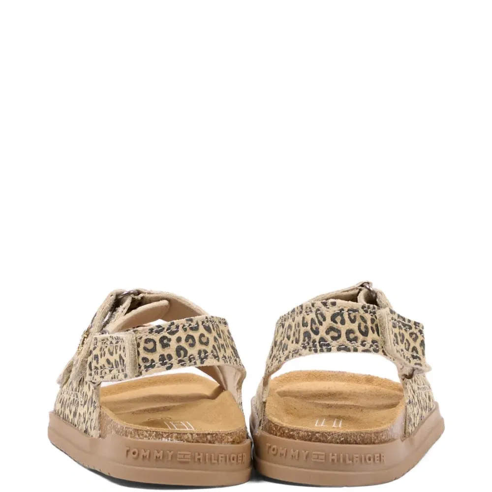 Босоножки с леопардовым принтом на ремешках Босоножки с леопардовым принтом на ремешках