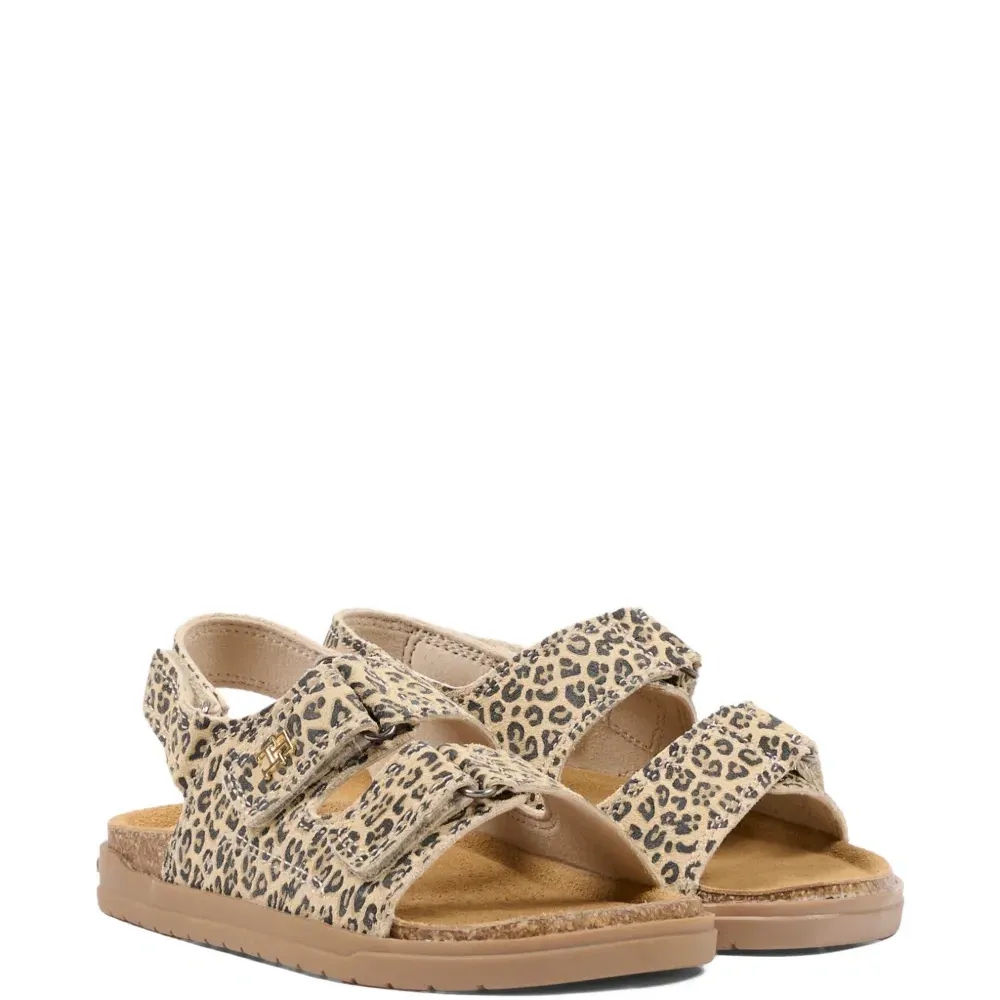 Босоножки с леопардовым принтом на ремешках Босоножки с леопардовым принтом на ремешках