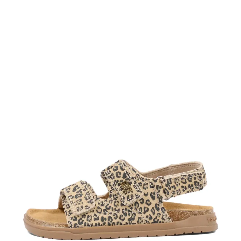 Босоножки с леопардовым принтом на ремешках Босоножки с леопардовым принтом на ремешках