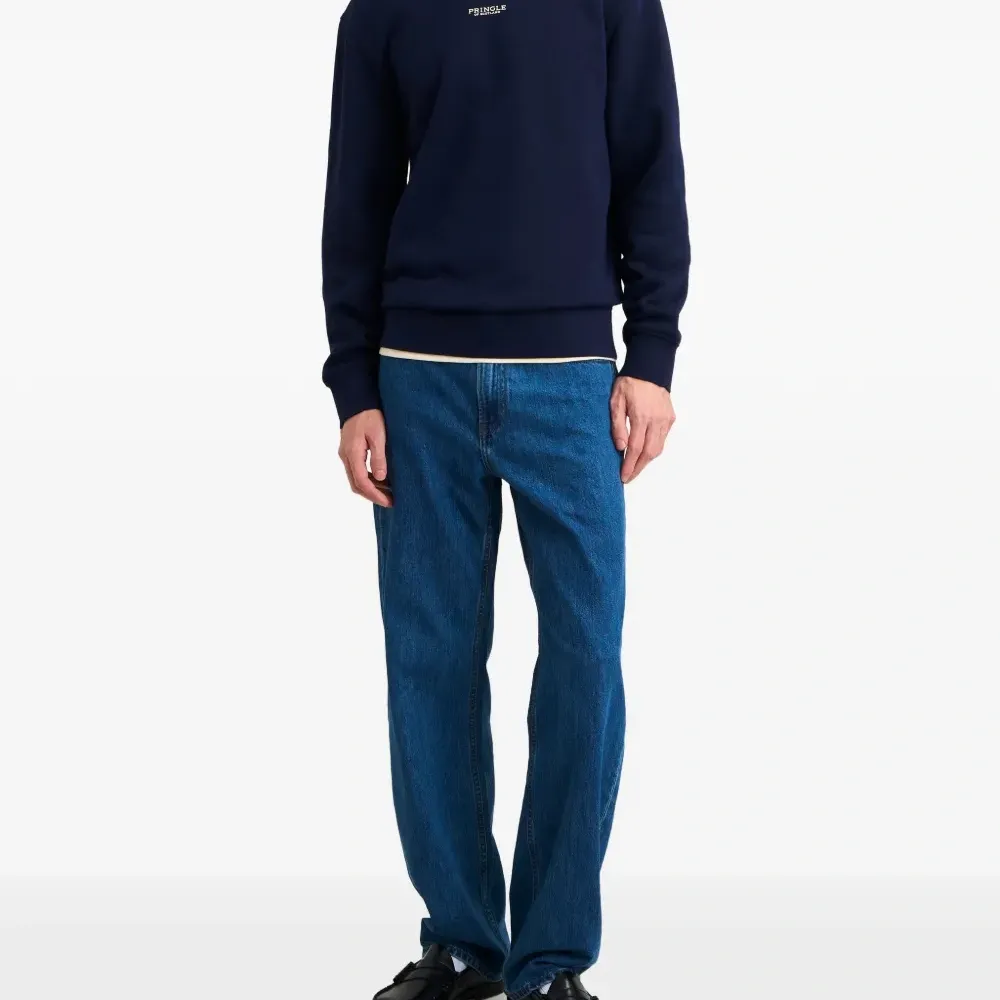 Свитшот с круглым вырезом