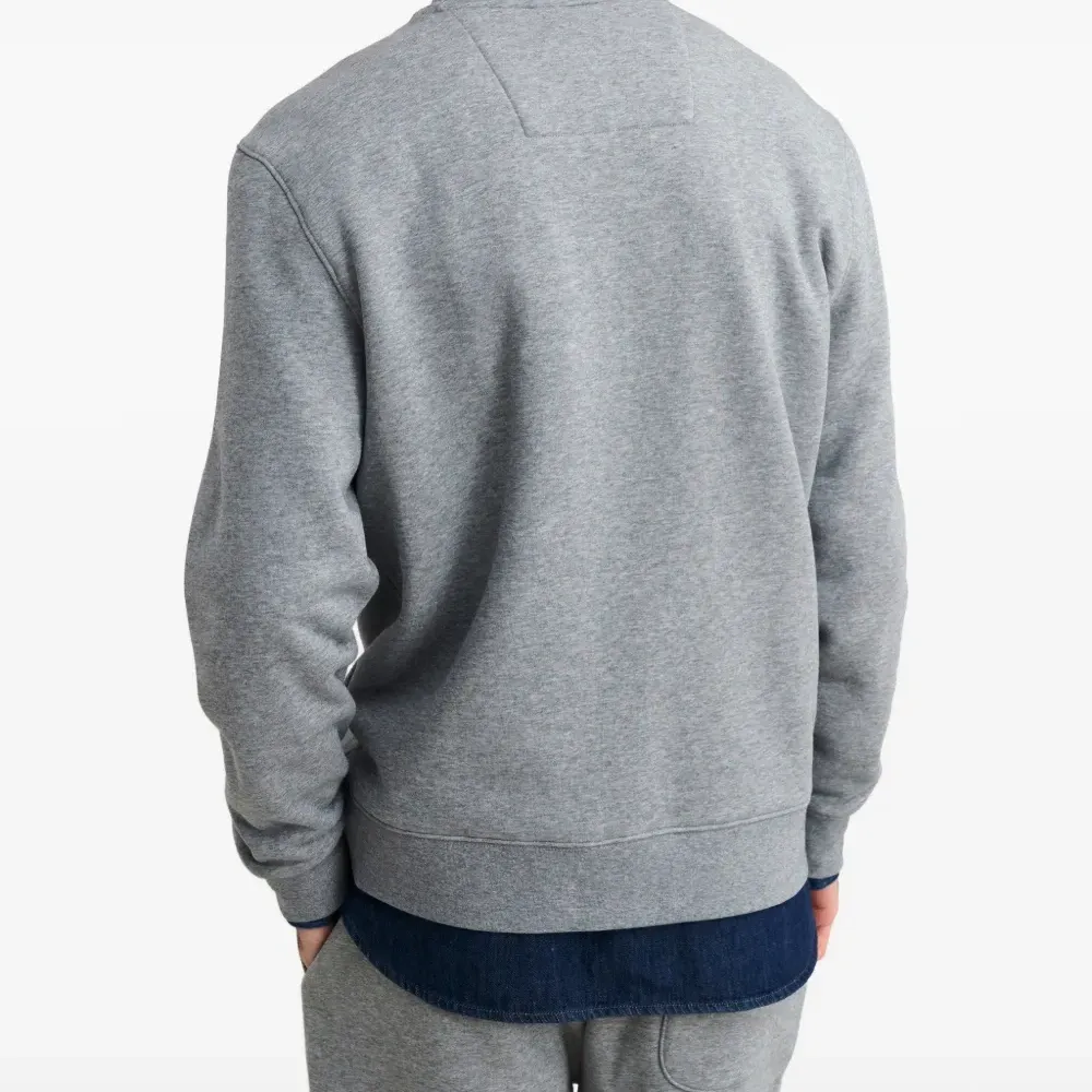 Свитшот с круглым вырезом