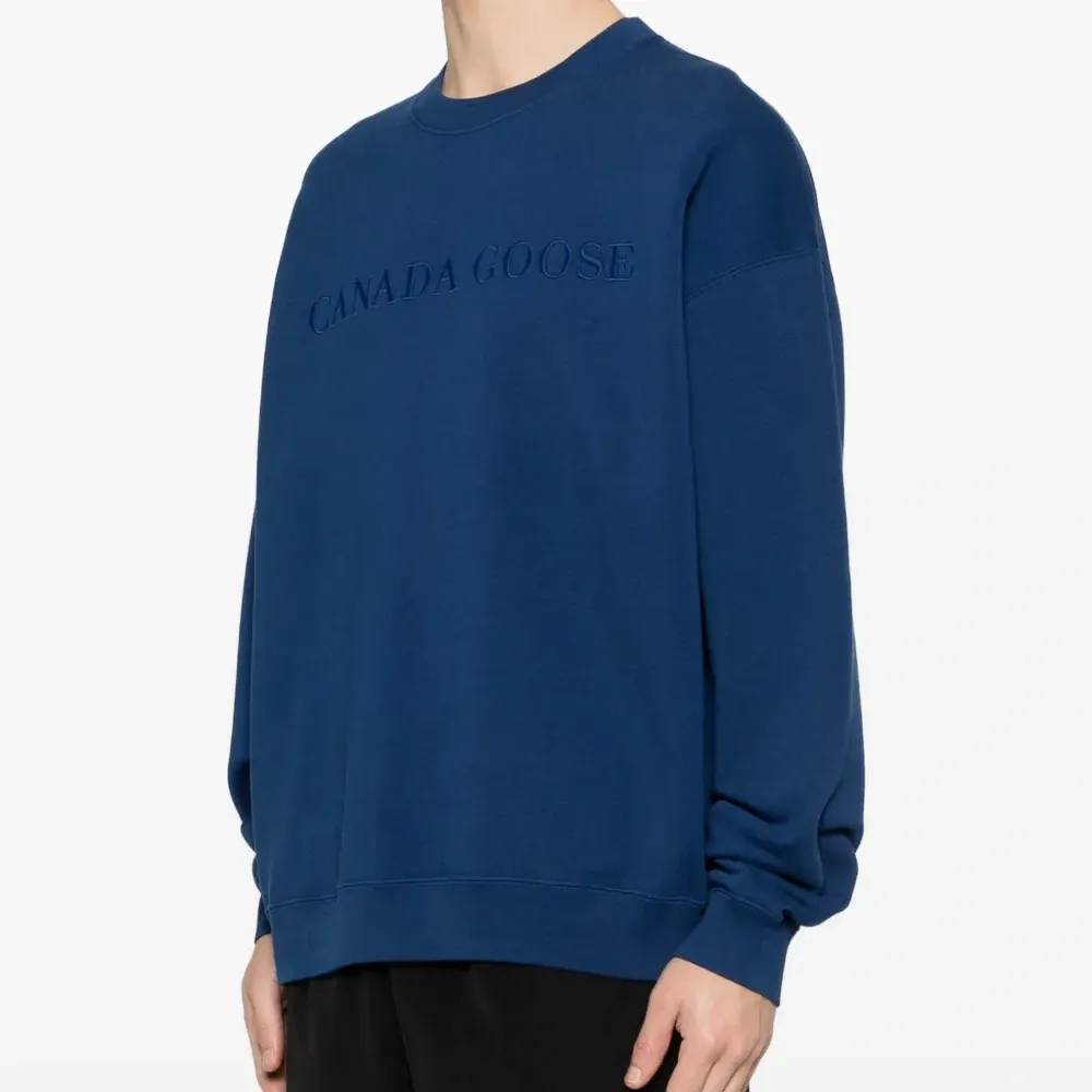 Свитшот с вышивкой