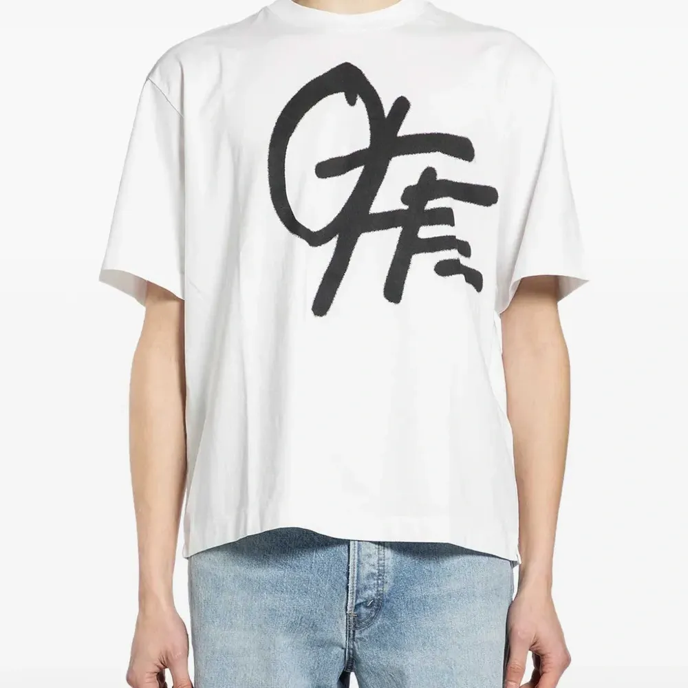 Футболка с короткими рукавами и логотипом