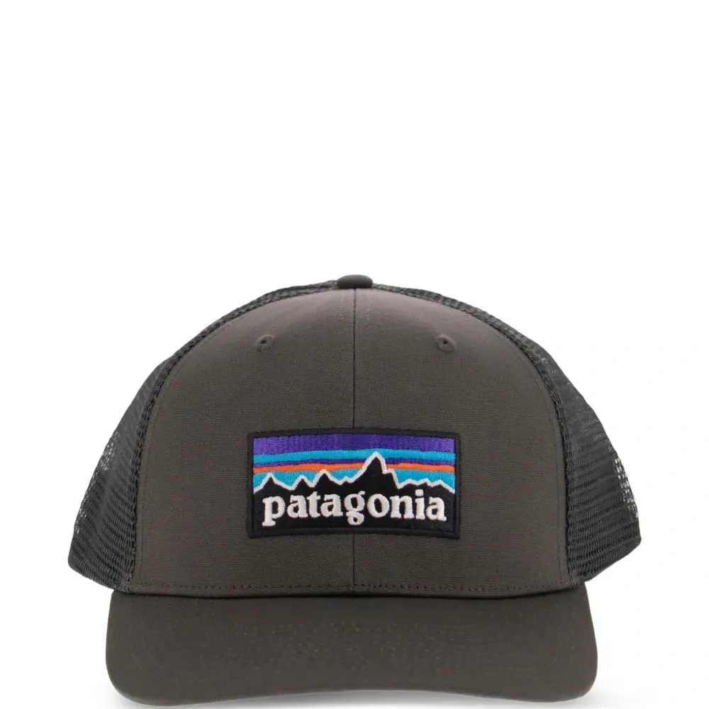 Бейсболка-тракер с логотипом P-6