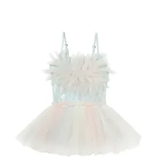 Платье-пачка, украшенное пайетками