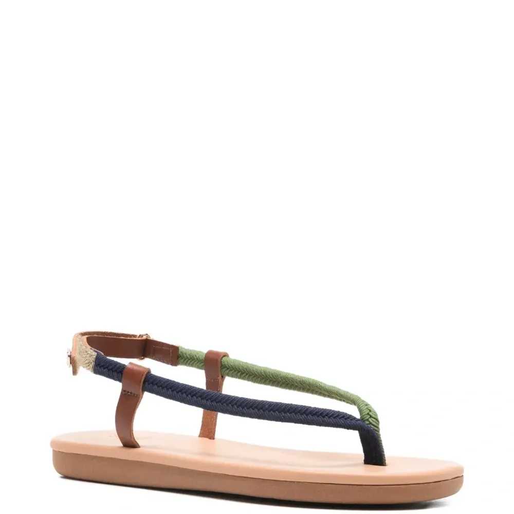 Сандалии из шнурков