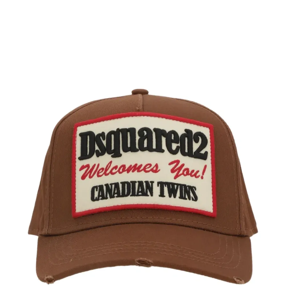 Кепка с нашивкой-логотипом