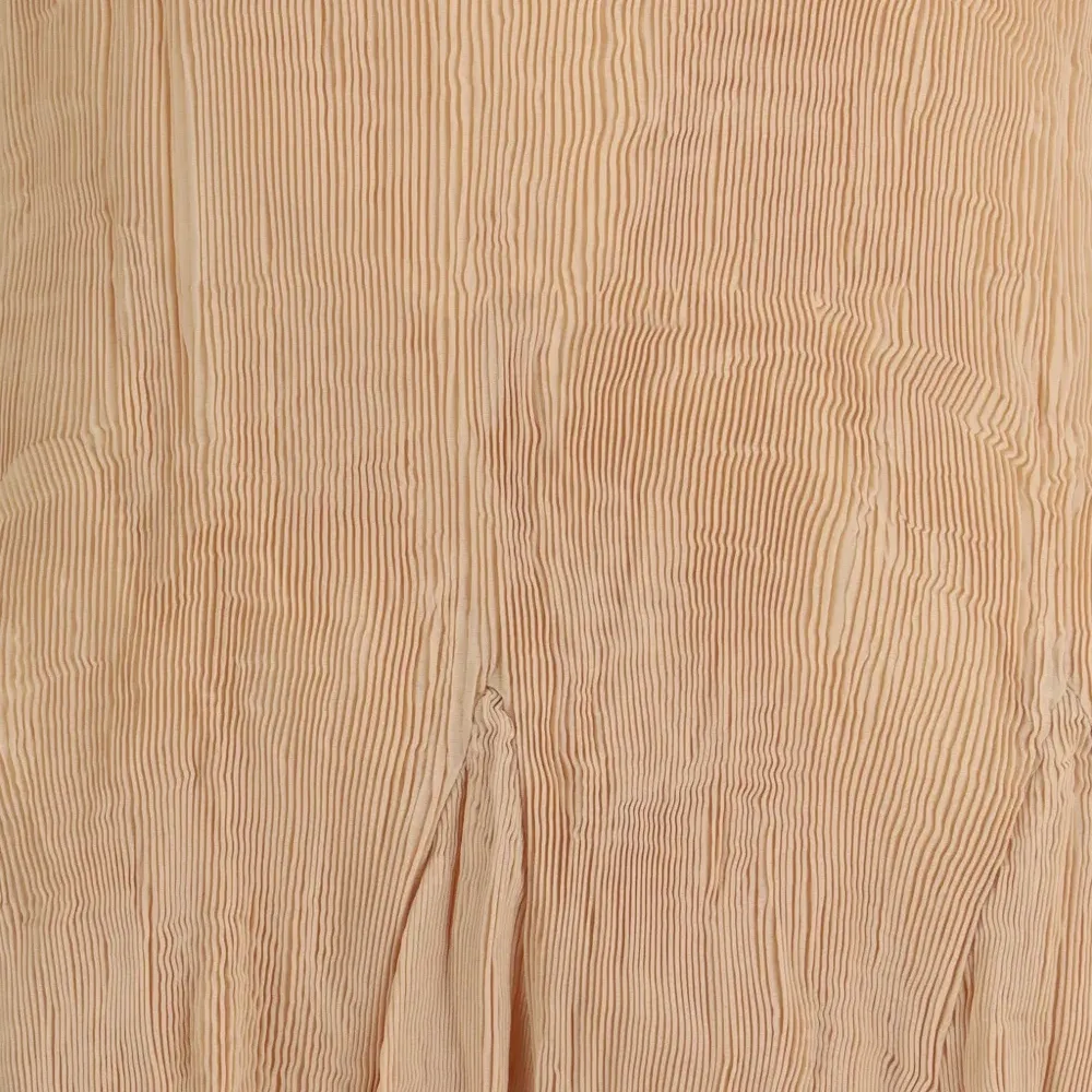 Мини-платье с волнистыми плиссировками