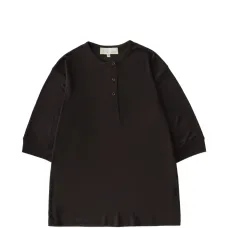 Топ с воротником-стойкой и пуговицами "лорем"