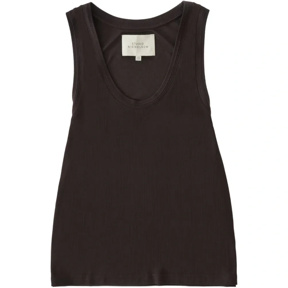 Топ с U-образным вырезом