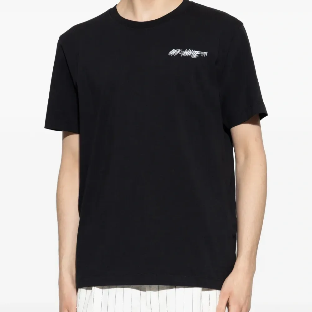 Футболка с круглым вырезом