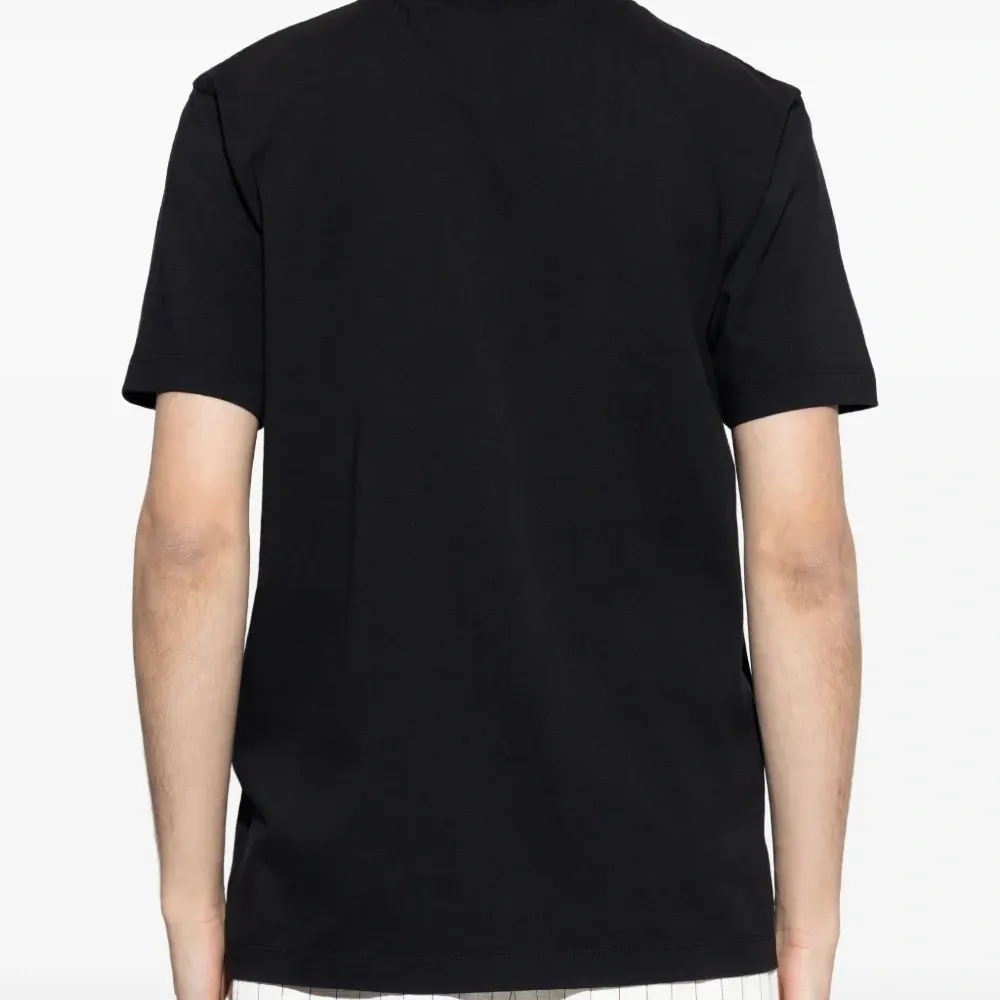 Футболка с круглым вырезом