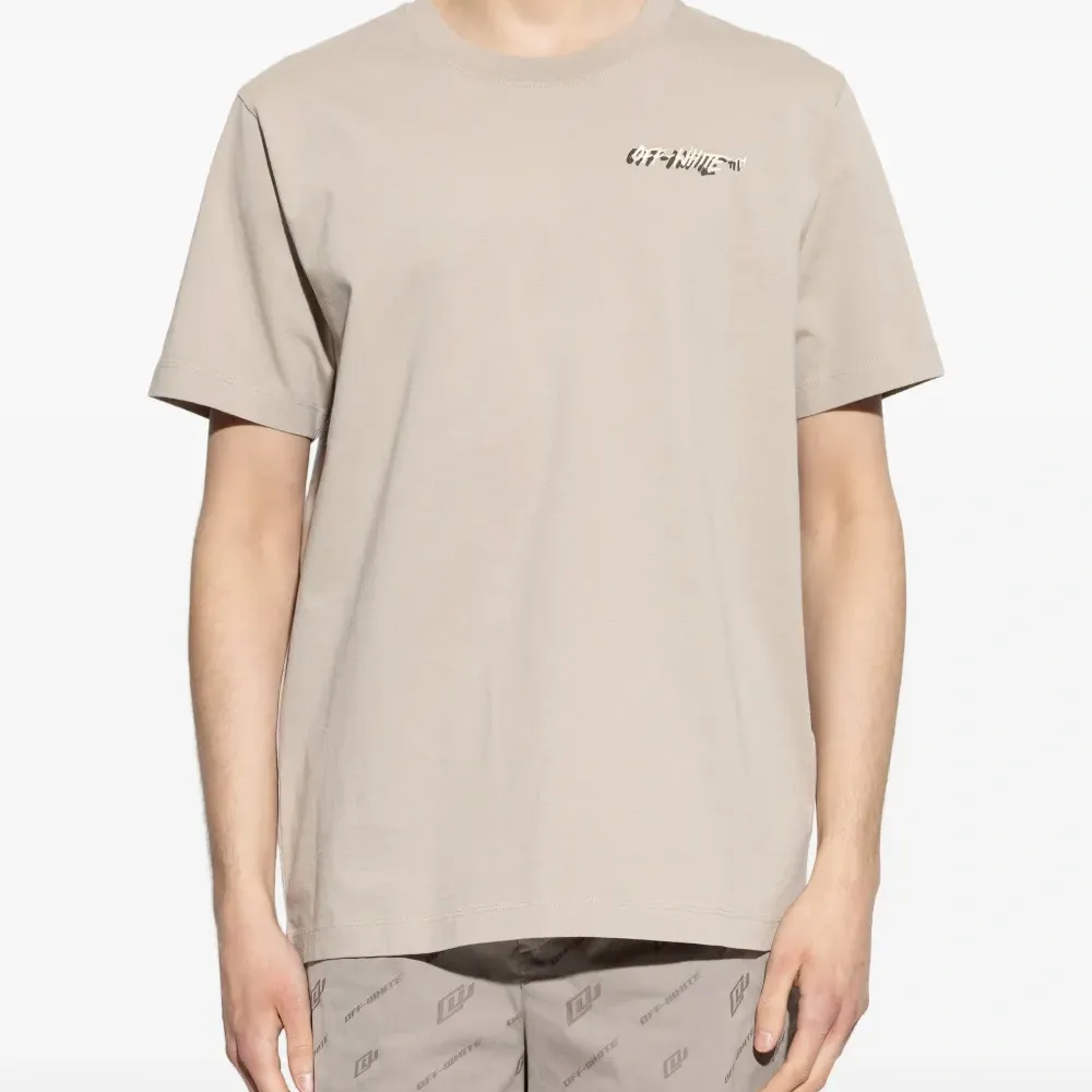 Футболка с логотипом