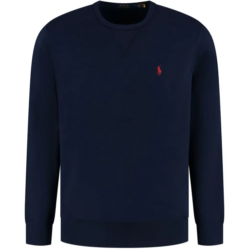 Свитер с вышитым логотипом