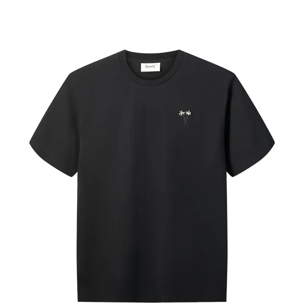 Футболка с вышивкой в виде цветов