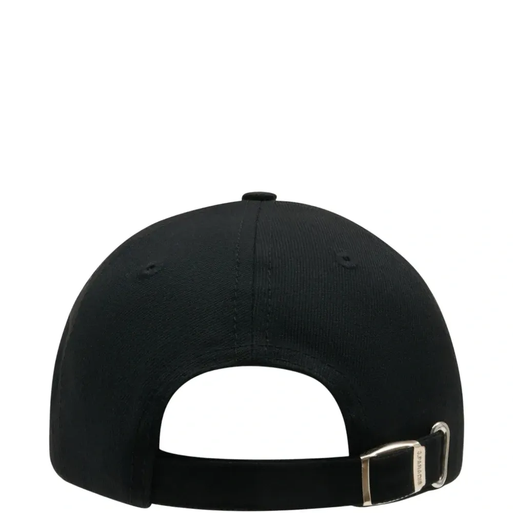 Бейсболка с вышитым логотипом