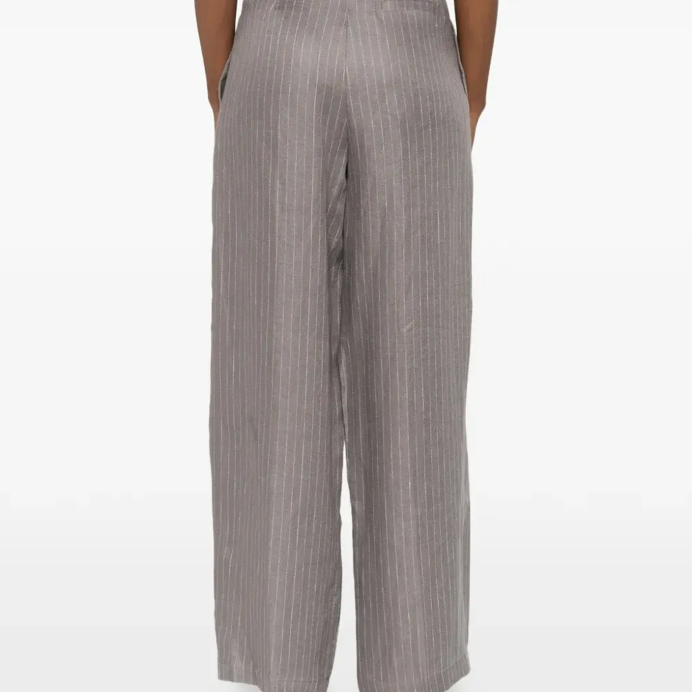 Брюки с полосатым принтом и поясом