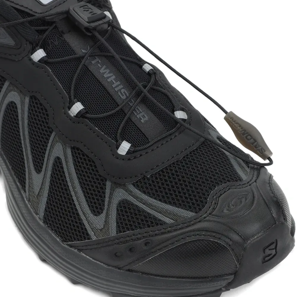 Кроссовки на шнуровке