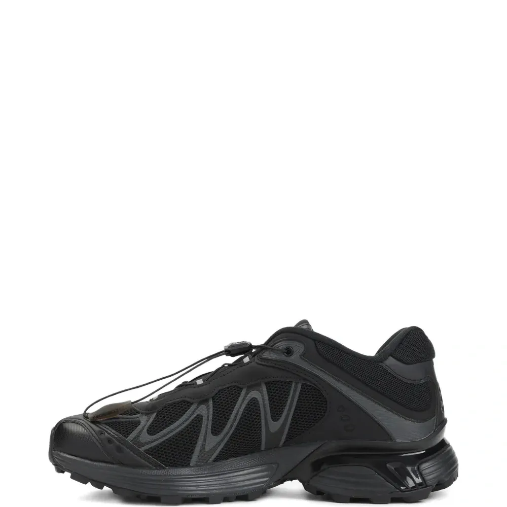 Кроссовки на шнуровке