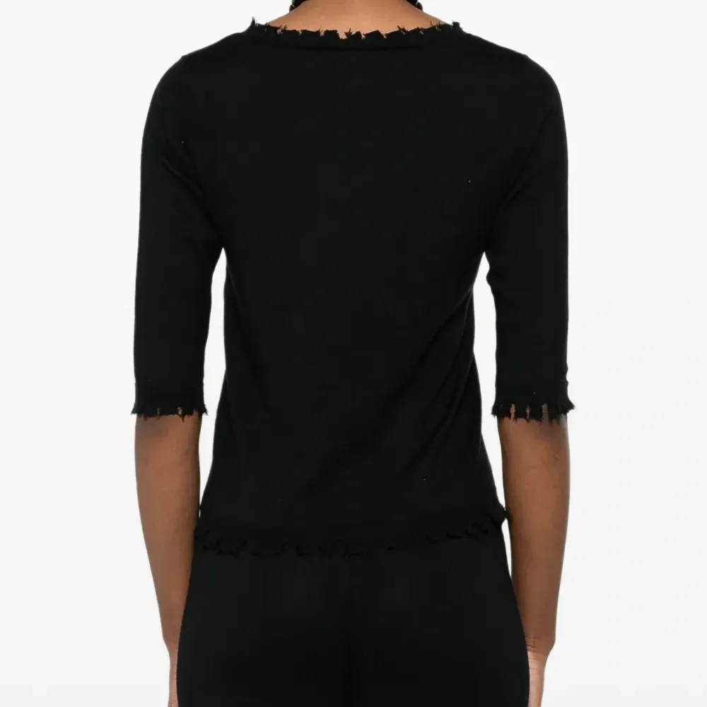 Свитер с короткими рукавами и необработанными краями