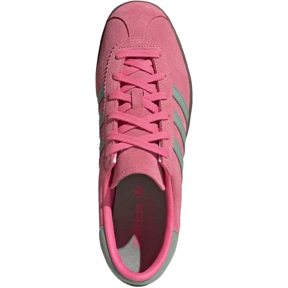 Кроссовки в полоску