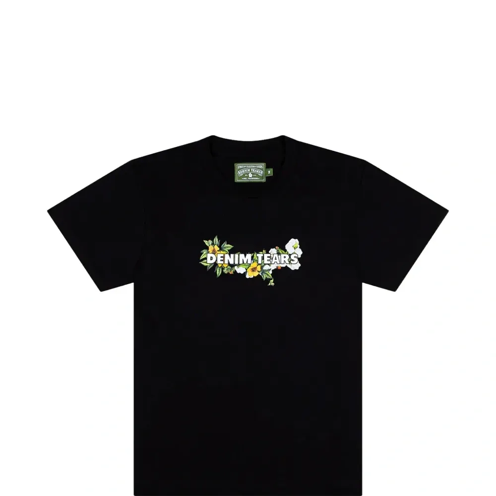 Футболка с цветочным логотипом