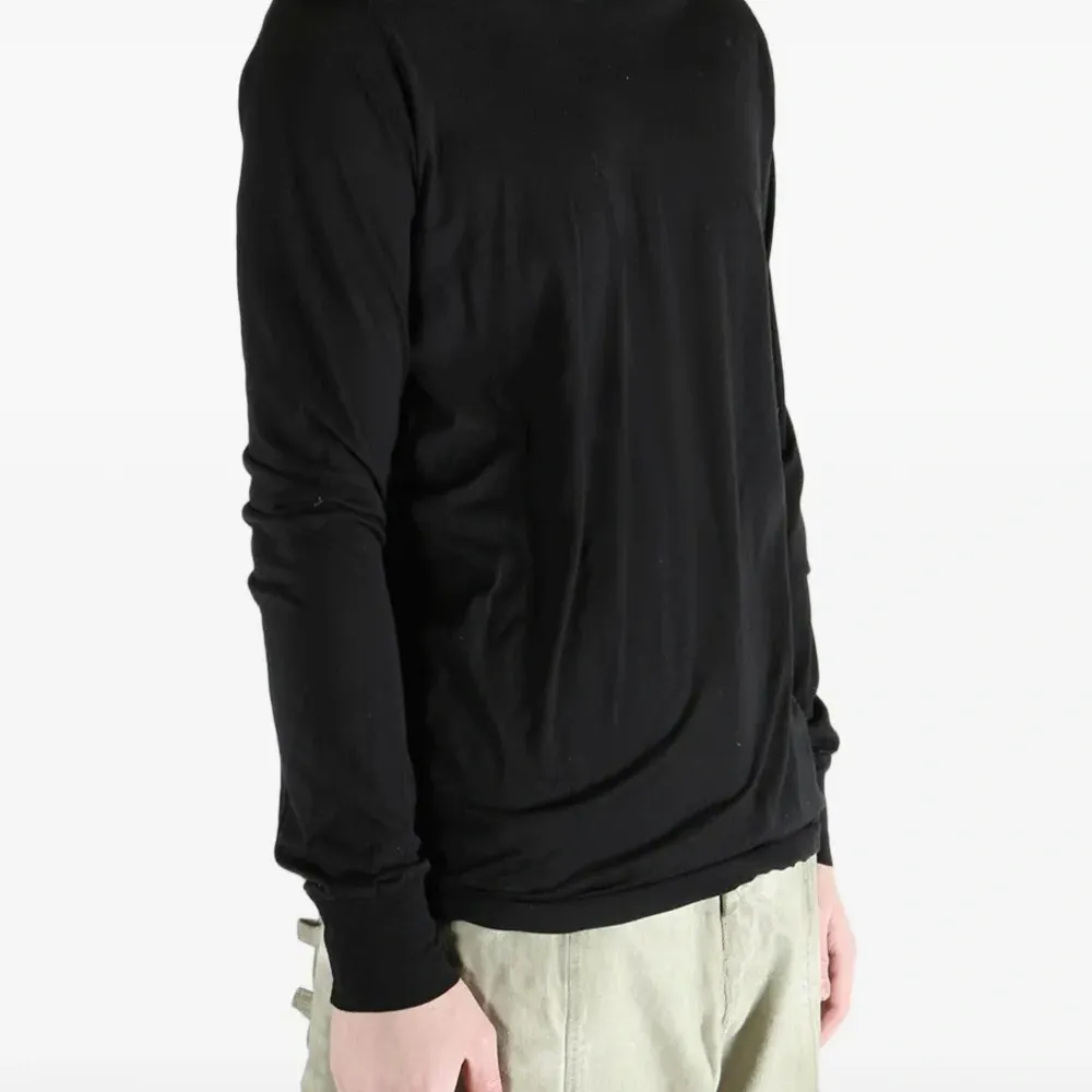 Топ с длинными рукавами