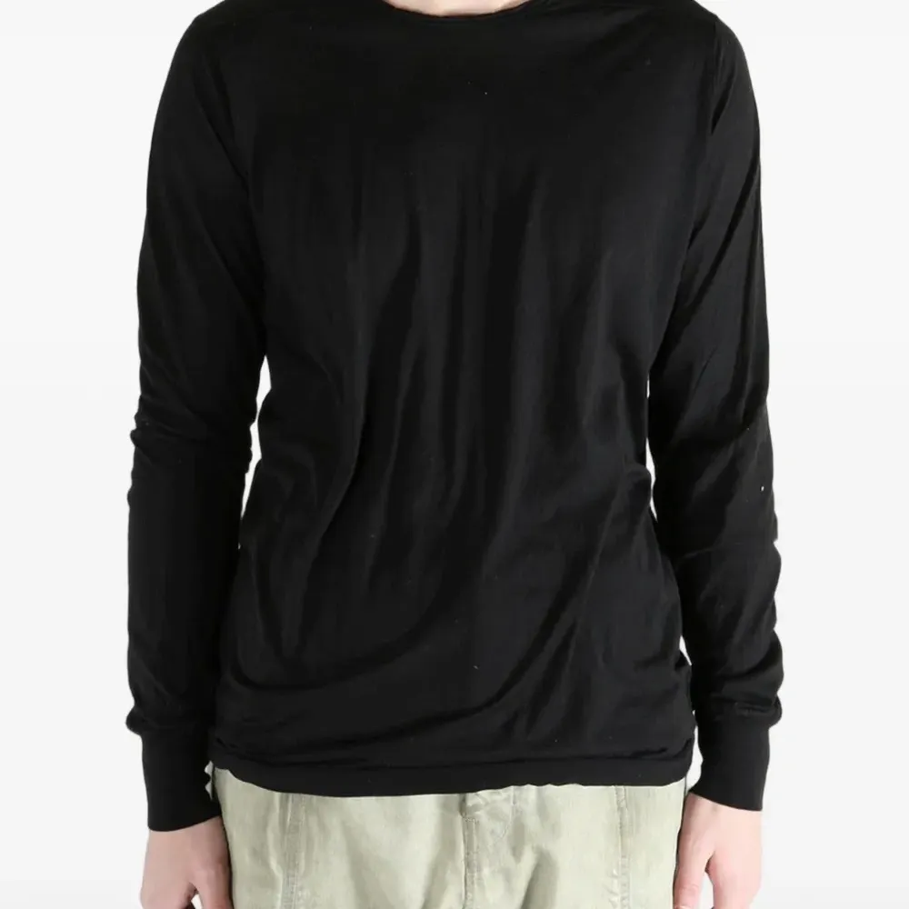 Топ с длинными рукавами