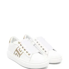 Кроссовки с украшением в виде логотипа