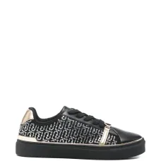 Кроссовки с украшенными деталями