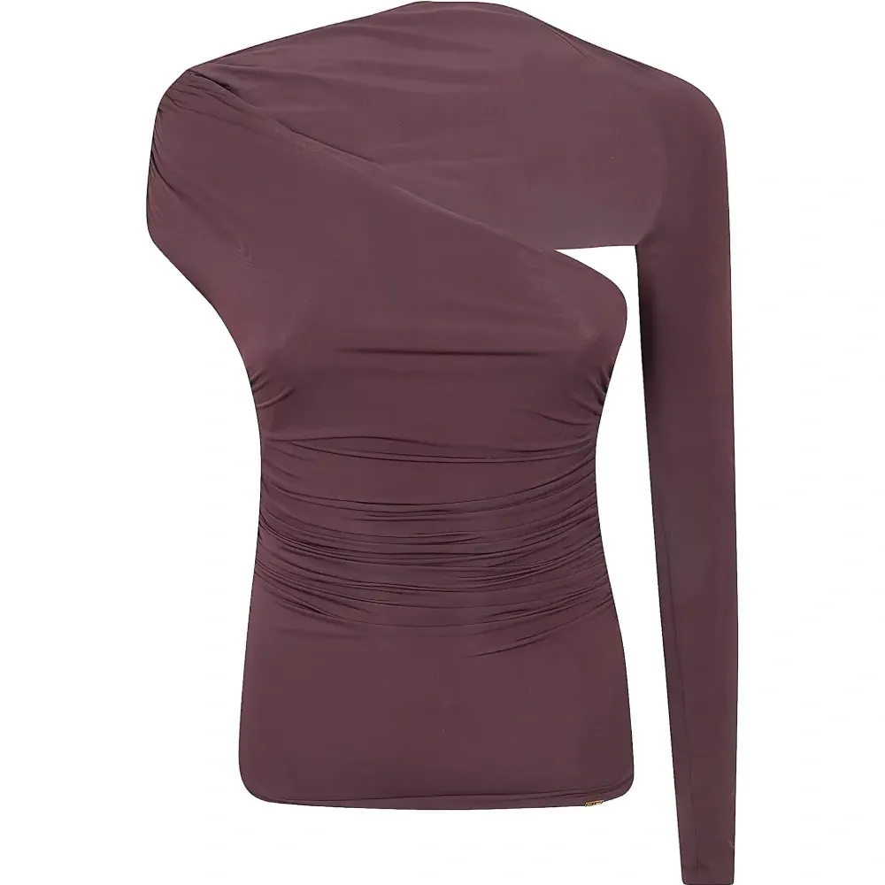 Топ с драпировкой и асимметричным рукавом