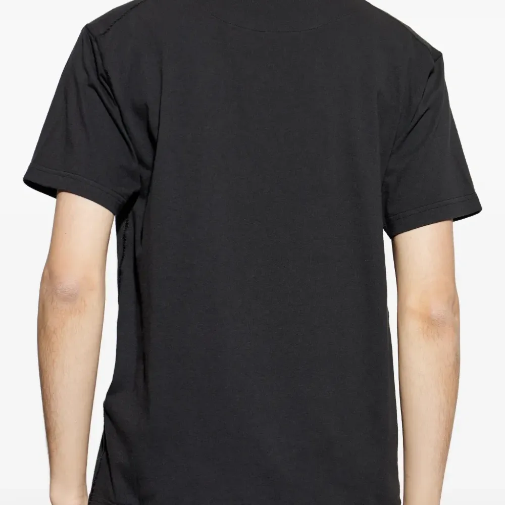 Футболка с нагрудным карманом