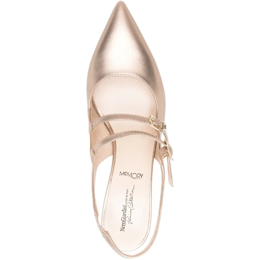 Кожаные туфли с пряжкой