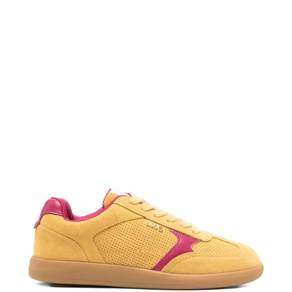 Кожаные кроссовки с вырезами