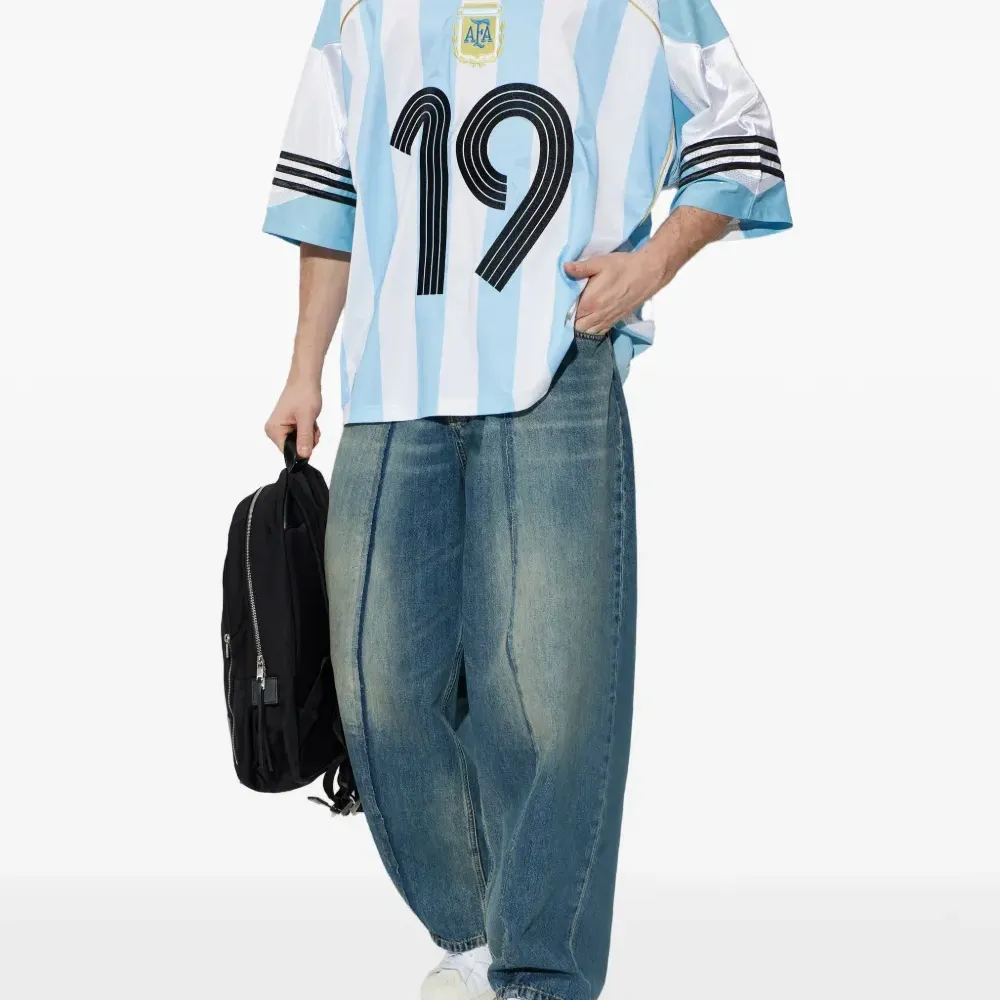 Футболка с V-образным вырезом в полоску