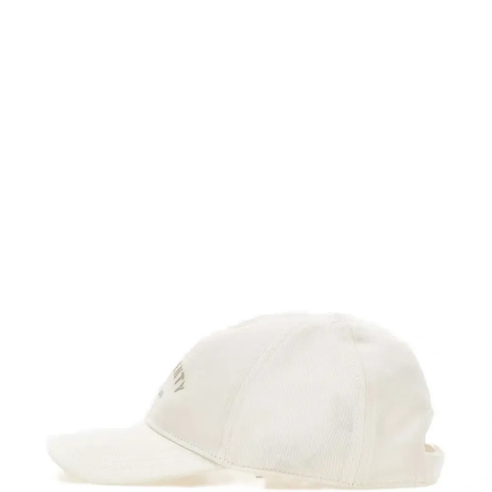 Бейсболка с логотипом