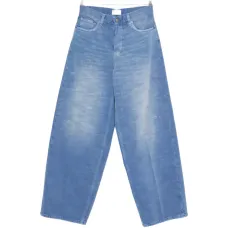 Джинсы на пуговицах